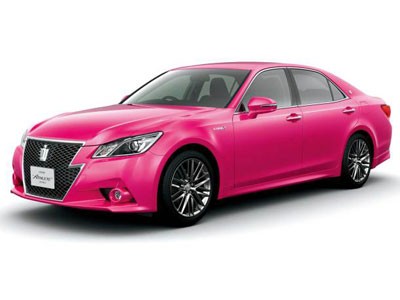 Toyota Crown màu hồng ‘sexy’