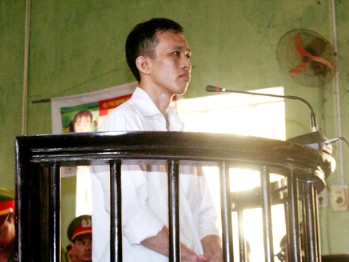 Nguyễn Đức Tiềm tại phiên tòa sơ thẩm ngày 30-8