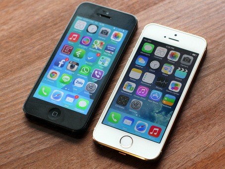 iPhone 5C và 5S 'xách tay' rớt giá nhanh