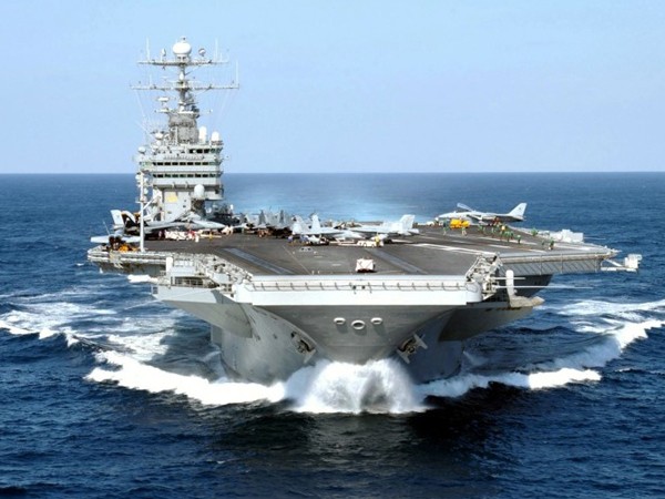 Tàu sân bay USS George Washington (Mỹ) được điều tới khu vực ngoài khơi bán đảo Triều Tiên, sau vụ chiến hạm Cheonan (Hàn Quốc) bị đánh chìm tháng 3-2010. Ảnh: Hải quân Mỹ
