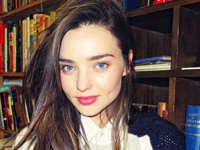 Miranda Kerr ngọt ngào dưới ống kính phu quân