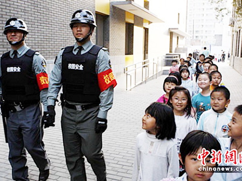 Lực lượng an ninh được tăng cường tại các trường học ở Trung Quốc sau khi liên tiếp các vụ tấn công học sinh xảy ra