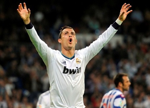 Ronaldo lập hattrick, Real thắng tưng bừng
