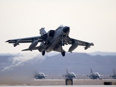 Chùm ảnh: Dàn máy bay chiến đấu ‘khủng’ tập trận