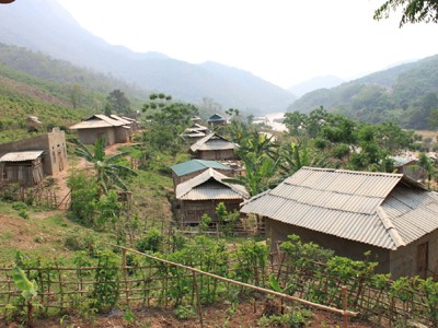 Nhiều ngôi nhà ở Piềng Làn bị bỏ hoang