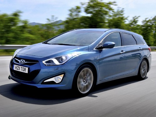 Hyundai báo giá i40 tại Anh