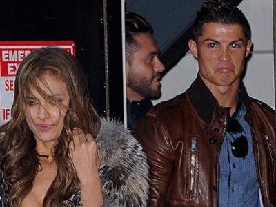 Ronaldo lặn lội tới New York cầu hôn người đẹp