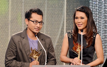 Huỳnh Đông và Đinh Y Nhung nhận giải Cánh diều vàng cho hạng mục Nam/nữ diễn viên chính xuất sắc nhất.