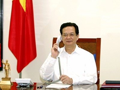 Thủ tướng Nguyễn Tấn Dũng điện đàm với Thủ tướng Nhật Bản
