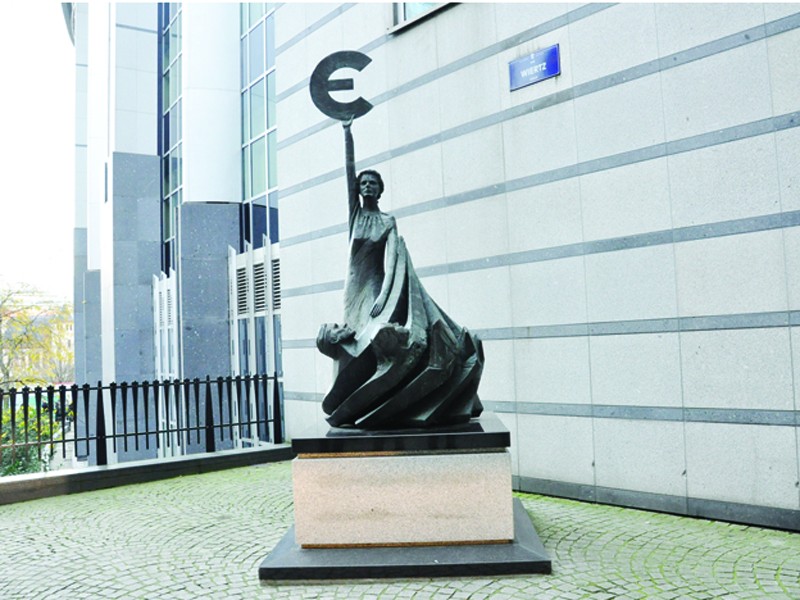 Tượng đài Nữ thần euro tại Bruxelles