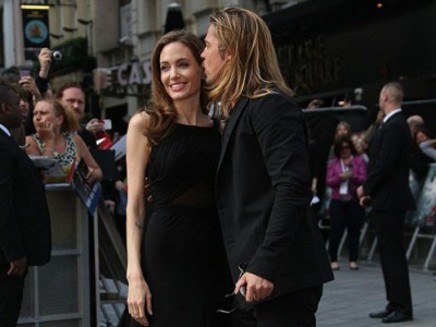 Angelina Jolie vẫn gợi cảm như chưa cắt ngực