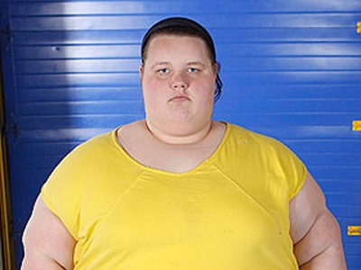 Thiếu nữ 17 tuổi nặng... 256 kg