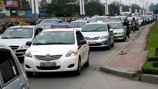 Hà Nội thêm phố cấm taxi