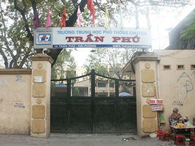 Trường THPT chuyên Trần Phú