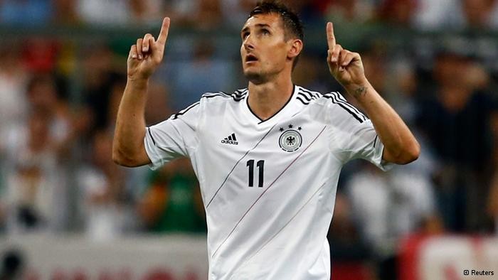 Klose đi vào lịch sử, Đức tiến gần tới World Cup 2014