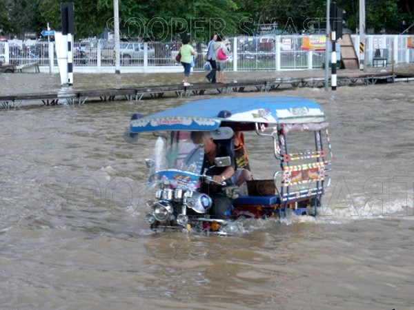 Ngập lụt ở Thái Lan bị quy cho xây dựng và phá rừng quá nhiều. Ảnh: Soopersmart.com