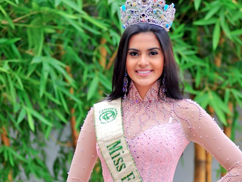 Nhan sắc Hoa hậu Trái đất e ấp áo dài Việt