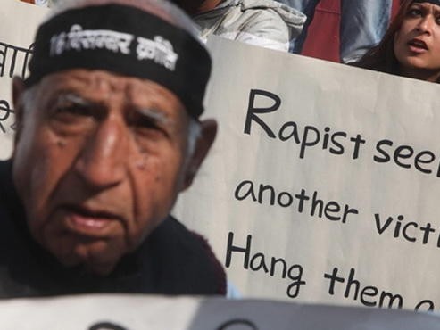 Ấn Độ thông qua án tử hình tội hiếp dâm