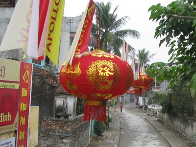 Đèn lồng trang trí còn treo nhiều trên các đường phố TP Thanh Hóa