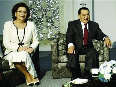 Tổng thống Ai Cập bị lật đổ Hosni Mubarak và phu nhân Suzanne Ảnh: article.wn.com