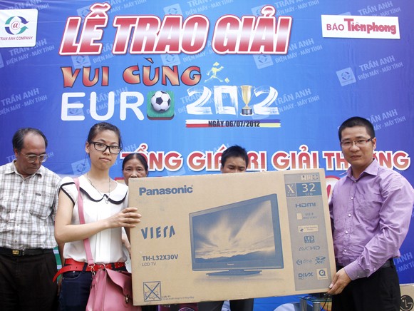 Trao giải thưởng 'Vui cùng Euro 2012'