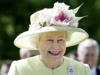 BST mũ thời trang của Nữ hoàng Elizabeth II