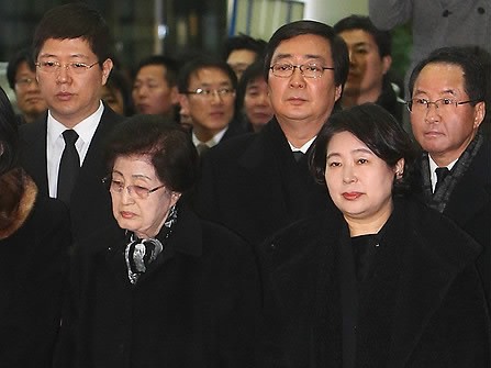 Phái đoàn Hàn Quốc đến viếng ông Kim Jong Il