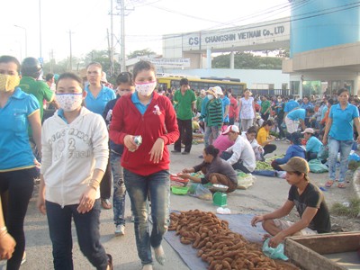 Việc làm, nỗi buồn cuối năm