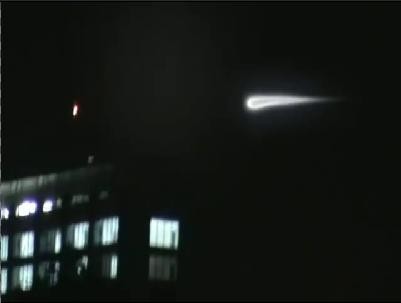 Clip về vật thể được cho là UFO trên bầu trời TPHCM