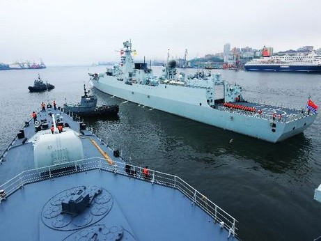 Gần 20 tàu chiến Trung Quốc tập trận ở cảng Vladivostok
