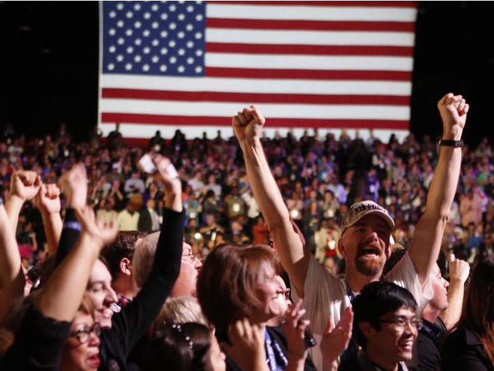 Người ủng hộ ông Obama vui mừng hò reo ngay khi có kết quả bầu cử