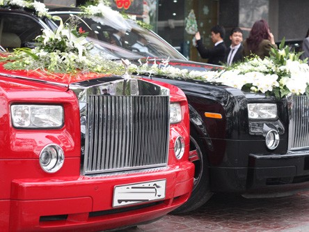 Bộ ba Rolls-Royce Phantom đón dâu tại Hải Phòng