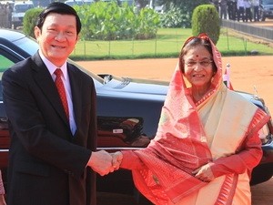 Tổng thống Ấn Độ Pratibha Patil đón Chủ tịch nước Trương Tấn Sang. (Ảnh : Nguyễn Khang/TTXVN)