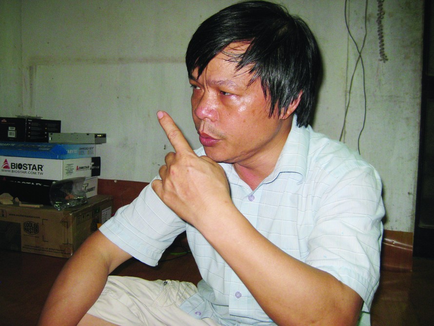 Thầy giáo Đỗ Việt Khoa đã khóc khi tuyên bố rời xa nghề giáo trong cuộc trò chuyện với PV Tiền Phong