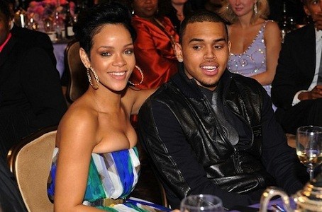 Chris Brown ân hận vì từng đánh đập Rihanna