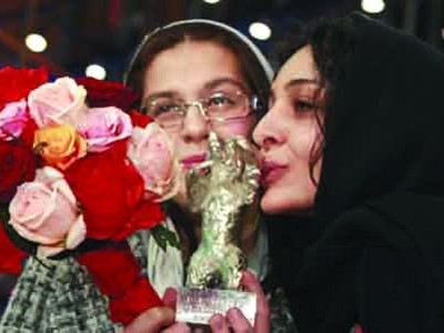 Hai nữ diễn viên người Iran đoạt Gấu Bạc giải diễn xuất