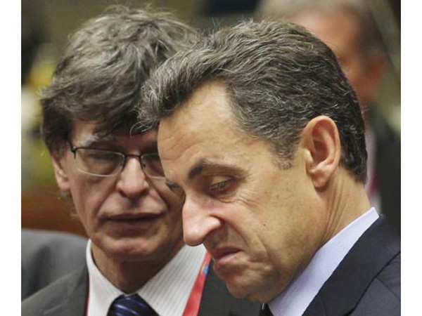 Lo âu và thất vọng đang hiện trên khuôn mặt của ông Sarkozy