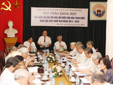 Trí thức thủ đô góp ý về đổi mới căn bản, toàn diện giáo dục Việt Nam Ảnh: TTXVN