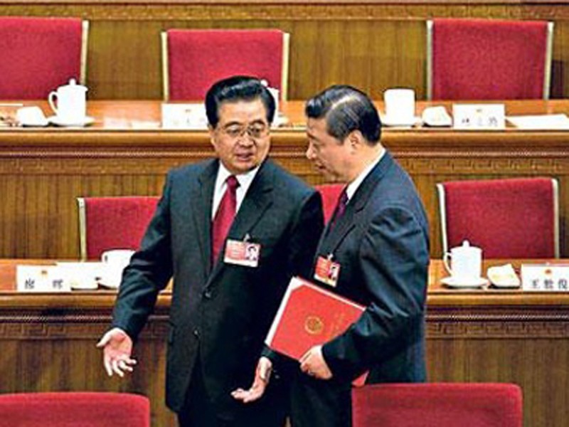 Phó chủ tịch nước Tập Cận Bình với Tổng Bí thư, Chủ tịch nước Hồ Cẩm Đào (trái)