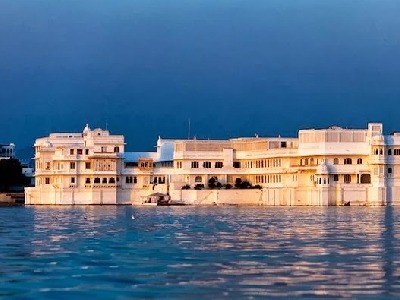 Cung điện 'hồ nổi' lãng mạn ở Ấn Độ
