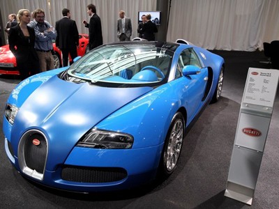 Bugatti Veyron 16.4 Super Sport phá kỷ lục tốc độ