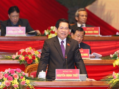 Ủy viên Bộ Chính trị, Chủ tịch nước Nguyễn Minh Triết điều khiển phiên thảo luận các văn kiện Đại hội tại hội trường sáng 14-1 Ảnh: TTXVN
