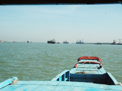 Những chuyến đò không tên trên sông Sài Gòn
