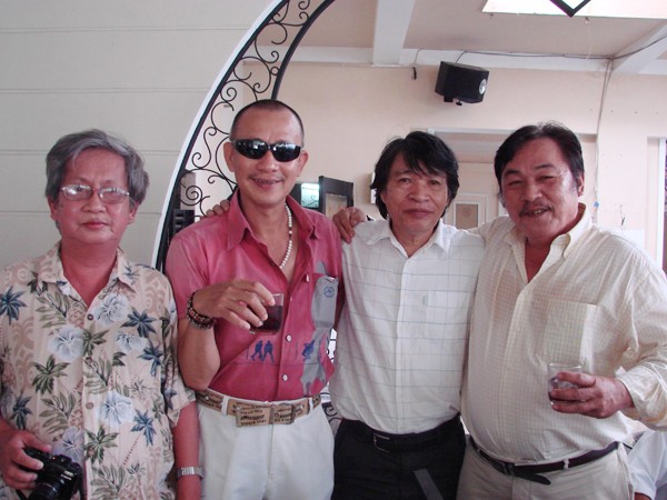 Bốn người bạn (từ trái qua)- Đạo diễn Lê Văn Duy, nhà thơ Bùi Chí Vinh, nhạc sỹ Nguyện Hiệp và nhạc sỹ Nguyễn Lâm