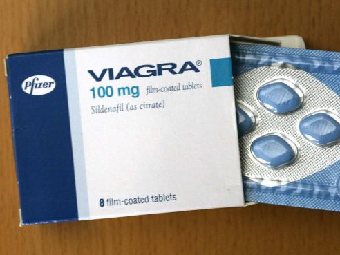Một người đàn ông phải cắt bỏ của quý vì dùng quá liều Viagra