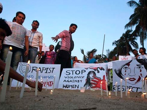 Cô gái bị cưỡng hiếp qua đời, Ấn Độ siết an ninh