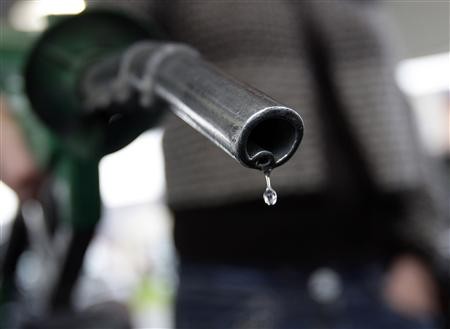 Bác bỏ tin đồn tăng giá xăng dầu