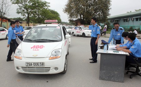 Hà Nội lập đề án quản lý taxi theo vùng và thống nhất màu sơn