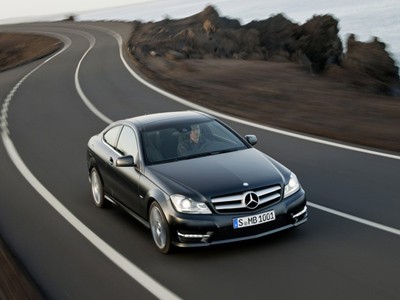 Mercedes báo giá C-Class Coupe đời 2012