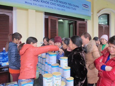 Vinamilk tư vấn chăm sóc sức khoẻ cho Người cao tuổi Móng Cái, Quảng Ninh